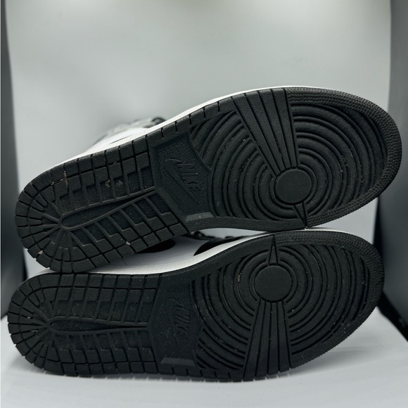 Air Jordan 1 “Silver Toe” - Send reasonable offers - Picture 5 of 5